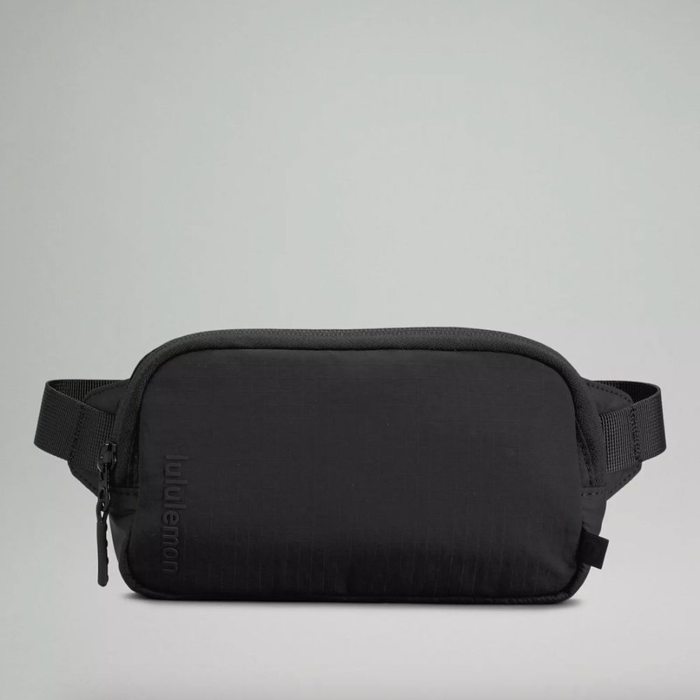 Black Lululemon Belt Bag